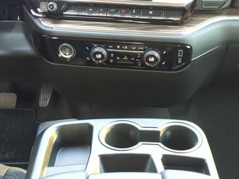 Used 2024 Chevrolet Silverado 1500 RST image 18