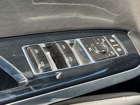 Used 2025 Cadillac Escalade ESV Luxury AWD/4WD image 11