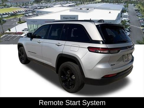 Certified 2023 Jeep Grand Cherokee Altitude AWD/4WD image 6