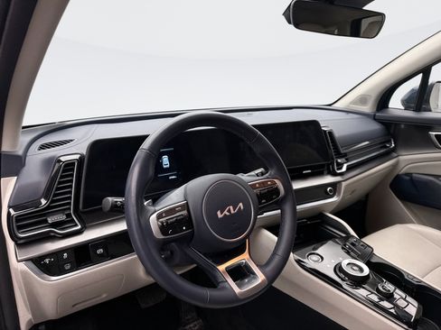 Used 2024 Kia Sportage EX image 10