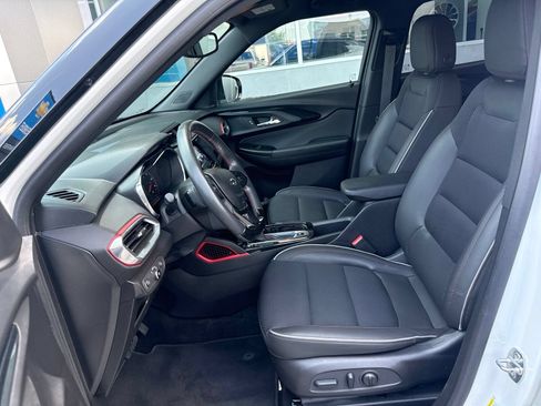 Used 2023 Chevrolet TrailBlazer RS w/ Convenience Package FWD image 19