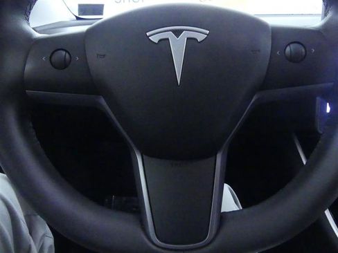 Used 2020 Tesla Model Y Long Range image 13