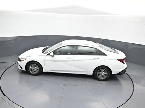 Certified 2025 Hyundai Elantra SE w/ Cargo Package FWD image 40