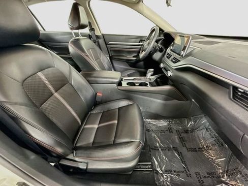 Used 2023 Nissan Altima 2.5 SR FWD image 25