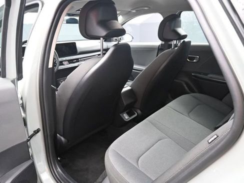 Used 2025 Kia K4 FWD image 12