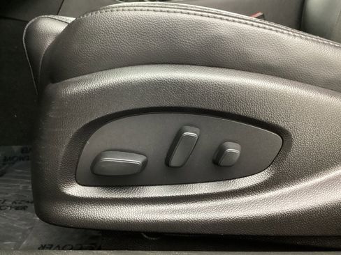 Used 2017 Chevrolet Impala LT w/ Convenience Package image 39