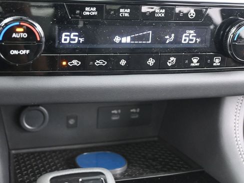 New 2026 Nissan Pathfinder Platinum AWD/4WD image 11