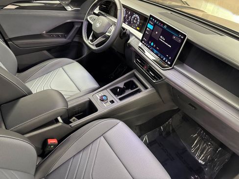 New 2026 Volkswagen Tiguan SE AWD/4WD image 15