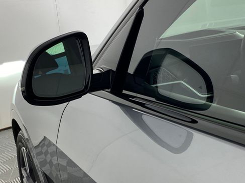 Certified 2023 BMW X7 xDrive40i w/ Executive Package image 23