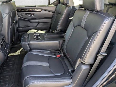 Used 2025 Honda Pilot Touring image 18