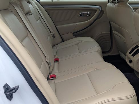 Used 2018 Ford Taurus SEL image 24