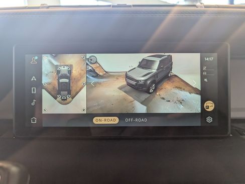 Used 2024 Land Rover Defender 110 SE image 22