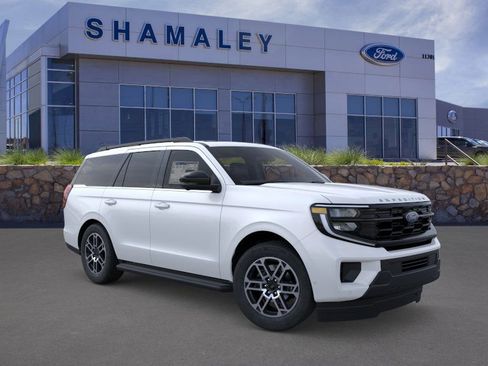 New 2025 Ford Expedition Active image 7