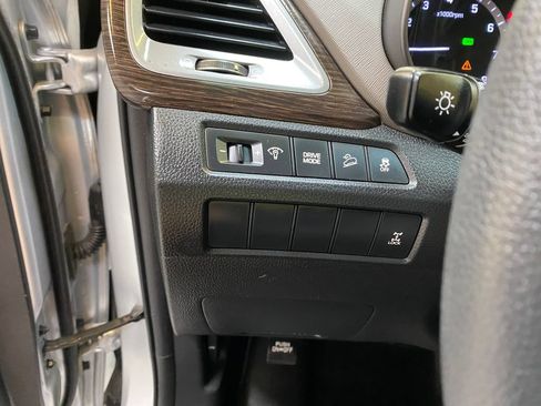 Used 2018 Hyundai Santa Fe Sport w/ 2.4L Value Package 02 AWD/4WD image 33