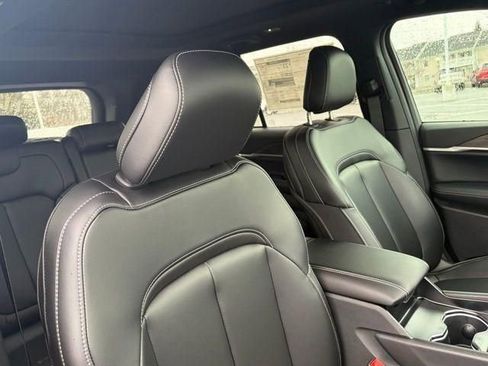 New 2026 Jeep Grand Cherokee Limited w/ Limited Altitude Package AWD/4WD image 29