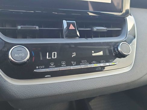 Used 2023 Toyota Corolla LE image 20