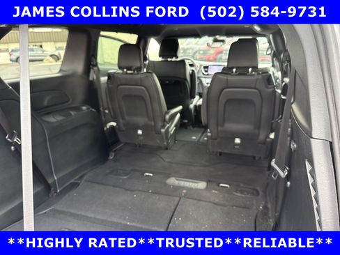 Used 2025 Chrysler Pacifica Select FWD image 19