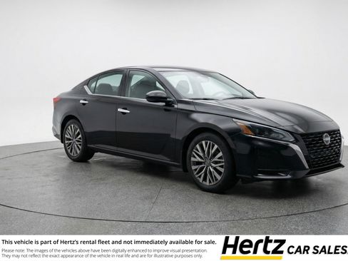 Used 2025 Nissan Altima 2.5 SV FWD image 1