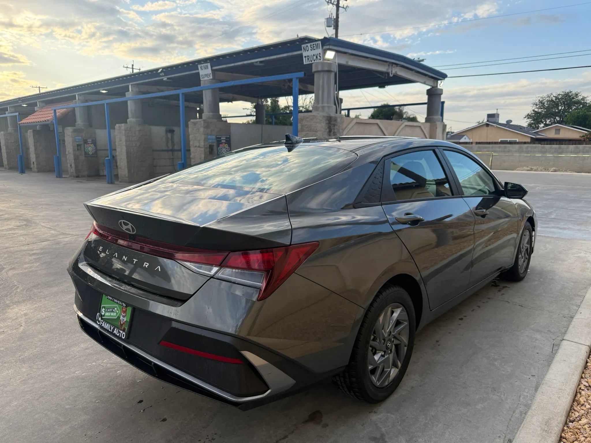 Used 2024 Hyundai Elantra SEL FWD image 4