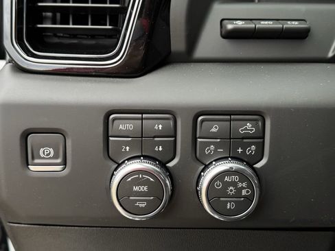 New 2026 GMC Sierra 2500 AT4X image 19