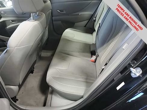 Used 2025 Hyundai Elantra SEL image 15