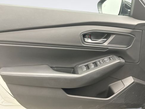 Used 2025 Honda Accord Sport image 9