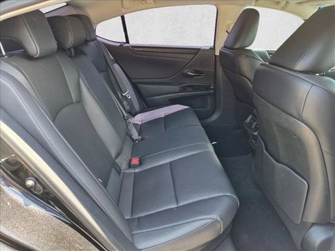 Used 2025 Lexus ES 300h w/ Premium Package FWD image 20