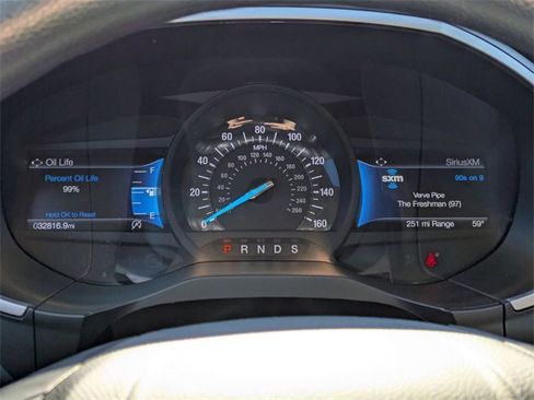 Used 2021 Ford Edge SE image 18