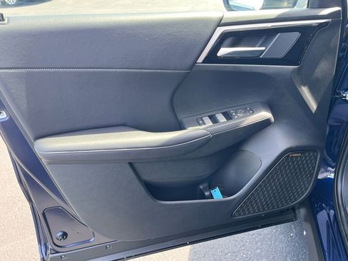 New 2025 Mitsubishi Outlander SE FWD image 11