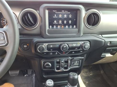 Used 2023 Jeep Wrangler Unlimited Sport AWD/4WD image 14