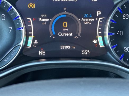 Used 2021 Chrysler Pacifica Touring image 26