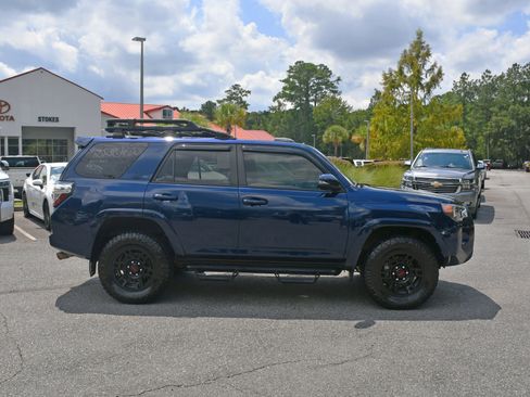Used 2023 Toyota 4Runner SR5 Premium w/ Moonroof Package AWD/4WD image 5