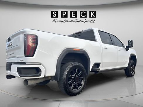 Used 2024 GMC Sierra 2500 AT4 w/ AT4 Premium Plus Package AWD/4WD image 6