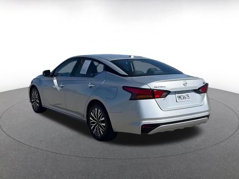 Used 2024 Nissan Altima 2.5 SV image 11