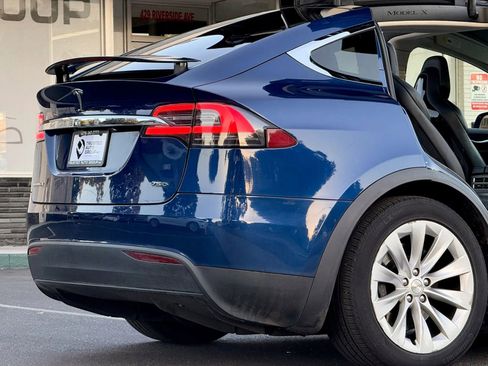 Used 2016 Tesla Model X 75D AWD/4WD image 9