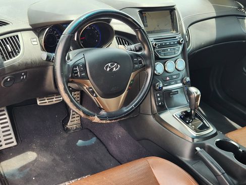 Used 2015 Hyundai Genesis 3.8 RWD image 28