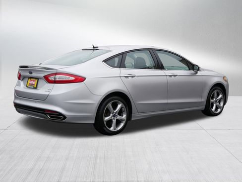 Used 2016 Ford Fusion SE image 7