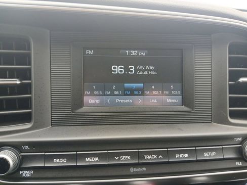 Used 2020 Hyundai Elantra SE w/ Cargo Package (C1) image 27