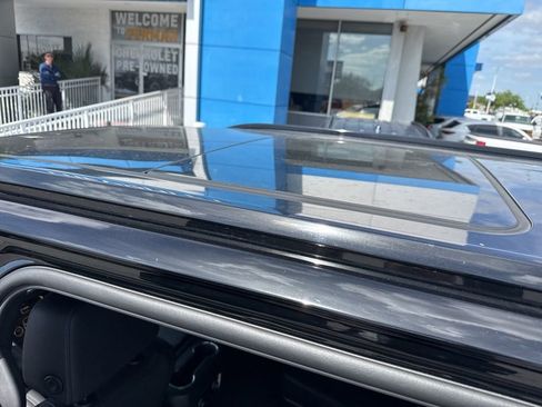 Used 2022 Chevrolet Tahoe Z71 w/ Luxury Package image 18