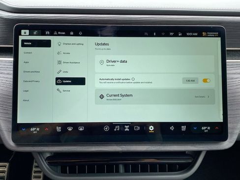 Used 2023 Rivian R1S Adventure image 29