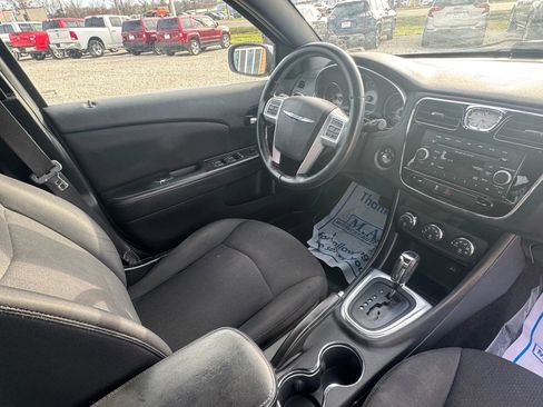 Used 2013 Chrysler 200 Touring FWD image 27