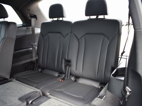 Used 2025 Audi Q7 3.0T Premium Plus image 25