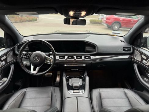 Used 2023 Mercedes-Benz GLS 580 4MATIC image 6