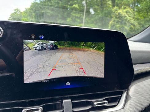 Used 2025 Chevrolet Equinox LT FWD image 23