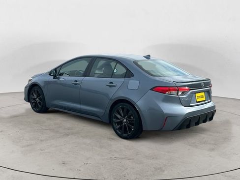 Used 2023 Toyota Corolla SE w/ SE Premium Package FWD image 3