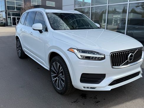 Used 2020 Volvo XC90 T6 Momentum image 12