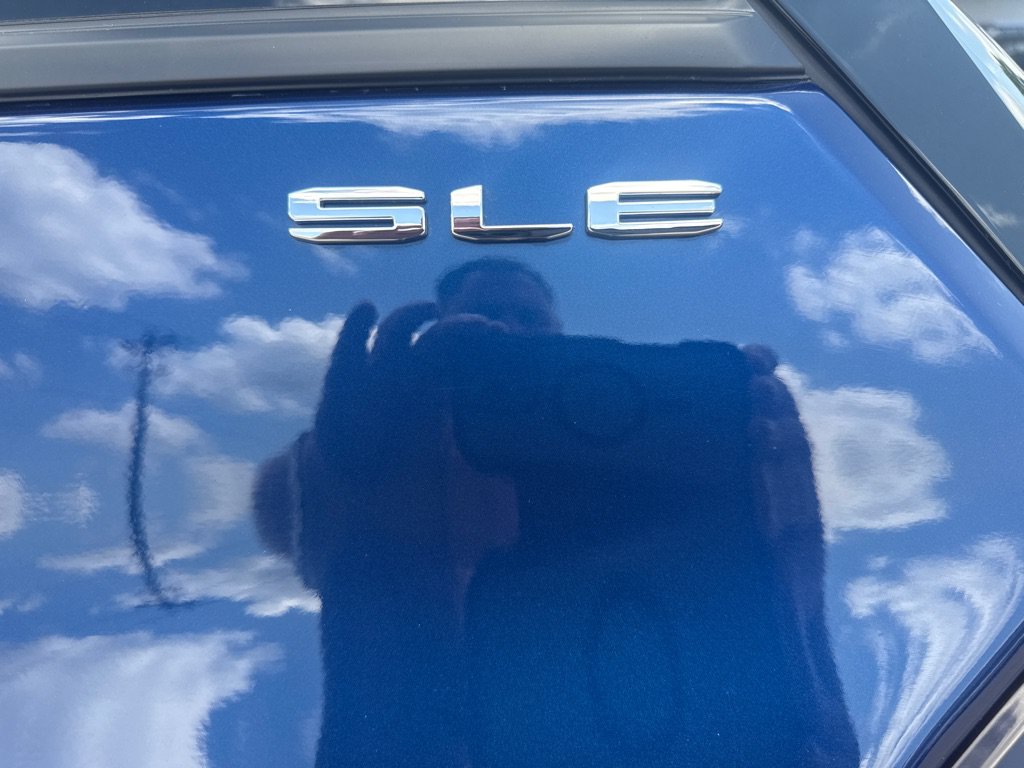 Used 2022 GMC Terrain SLE w/ Driver Convenience Package FWD image 12
