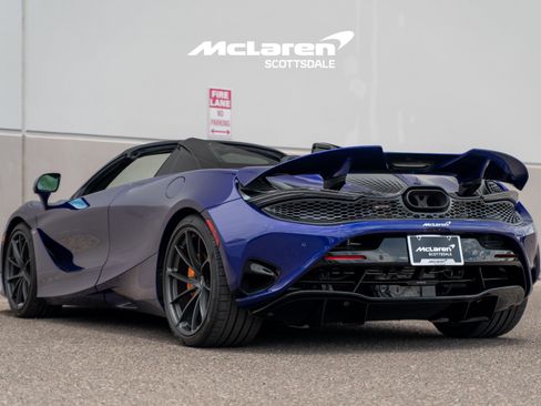 Used 2026 McLaren 750S Spider RWD image 5
