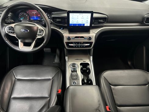 Used 2022 Ford Explorer XLT w/ Equipment Group 202A image 19