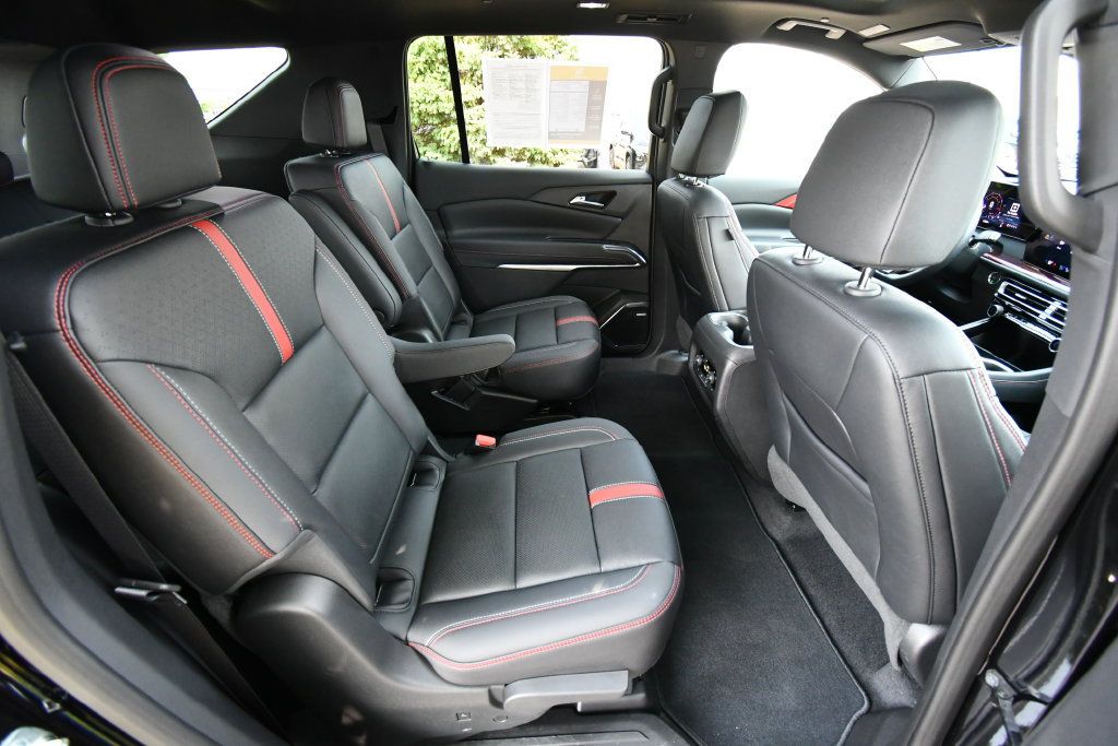 Used 2025 Chevrolet Traverse RS w/ LPO, Floor Liner Package AWD/4WD image 21